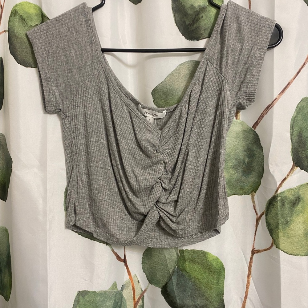Grey top